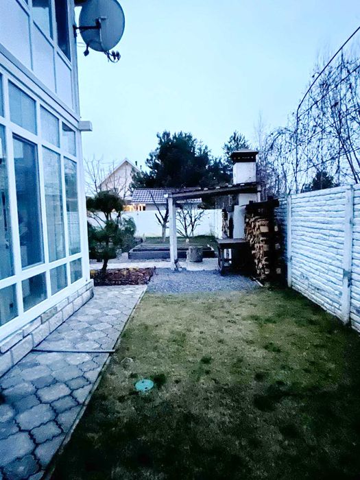 Продаж заміського будинку для постійного проживання в Колонщині