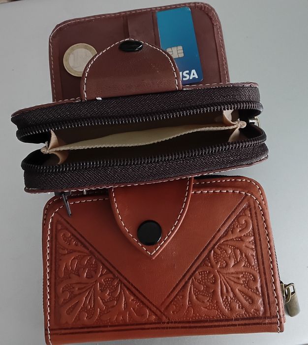Carteira em Pele Natural d Marrocos  Elegância e Qualidade Exclusiva