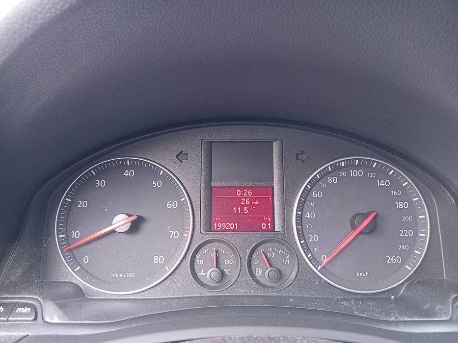 VW Golf 5 1.6 MPI безаварійний