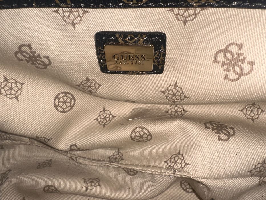 Продаю сумку GUESS