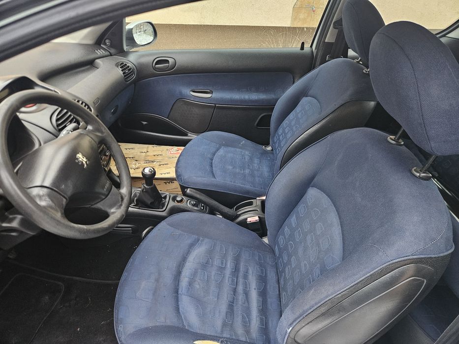 Peugeot 206, klima, szyberdach, opony zimowe