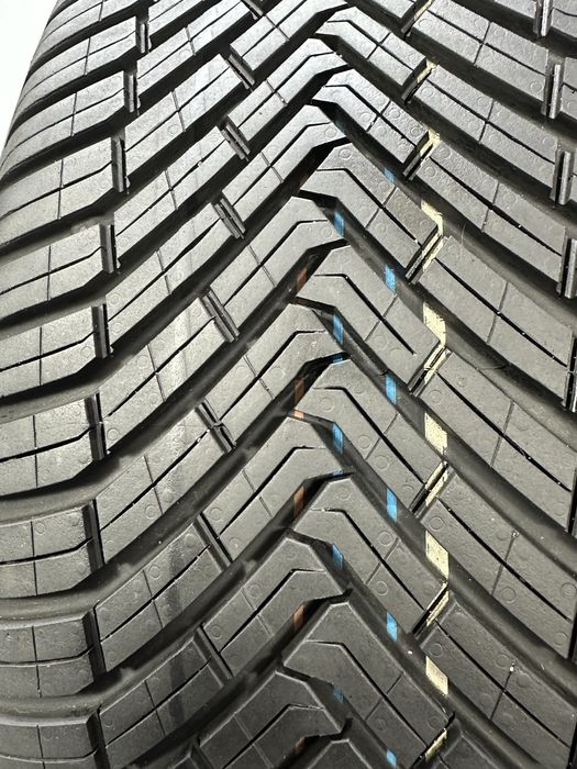 Комплект нових шин Continental AllSeasonContact 235/50 R19 99T