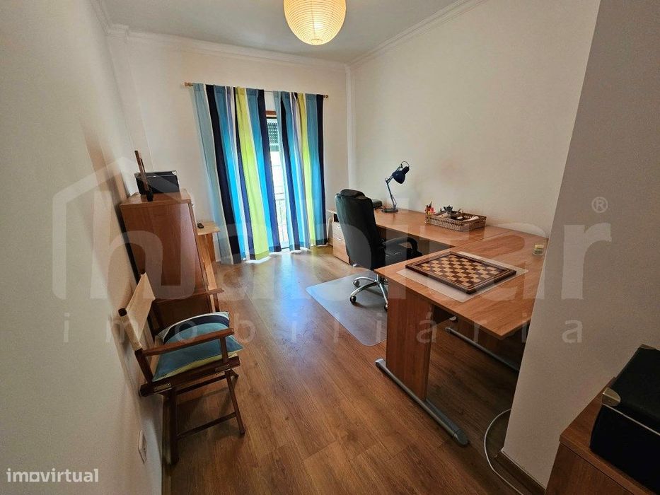 Apartamento T3 com 147 m², varandas, estacionamento e arrecadação