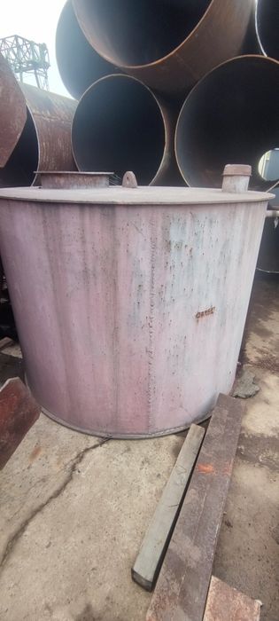 Продам емкость ,бочку 4 куб.