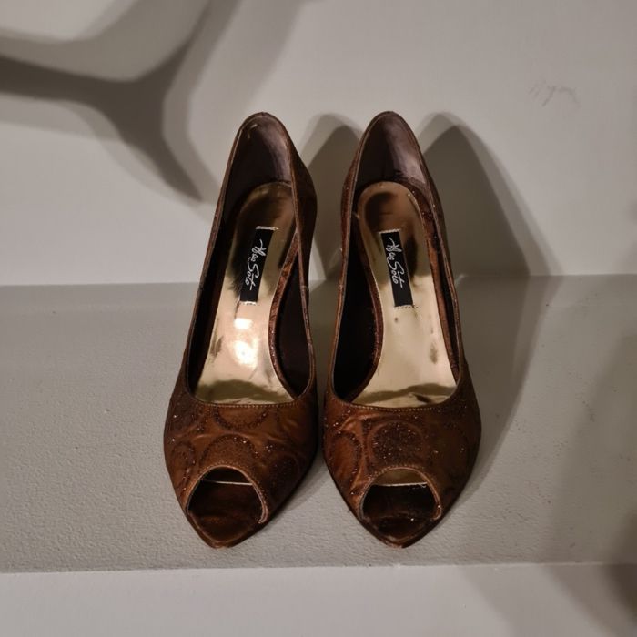 Sapato bronze 38