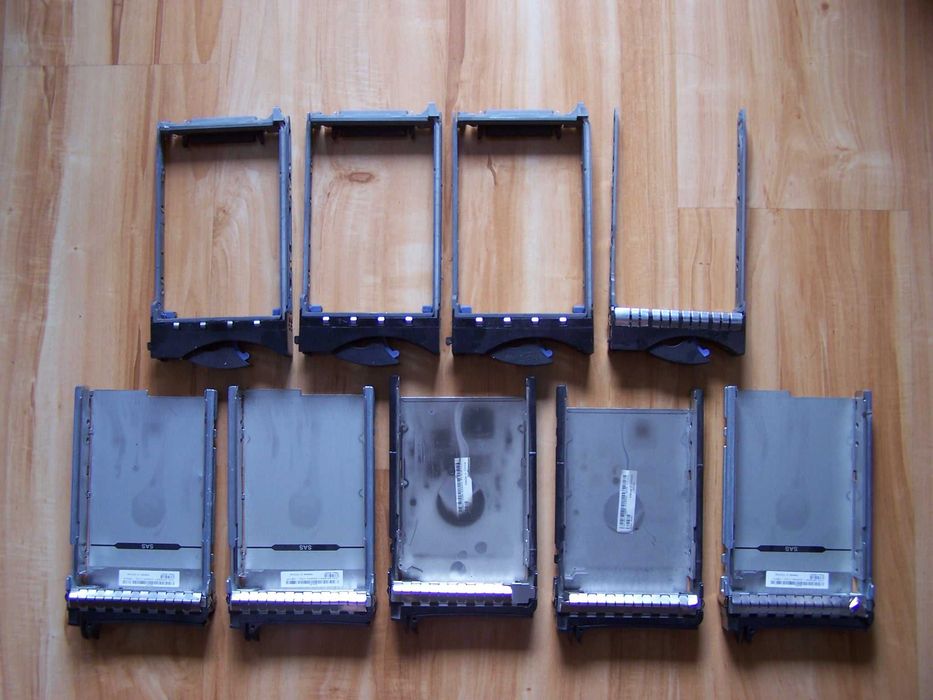 Ramki, szufladki z dysków serwerowych 3,5" i 2,5"