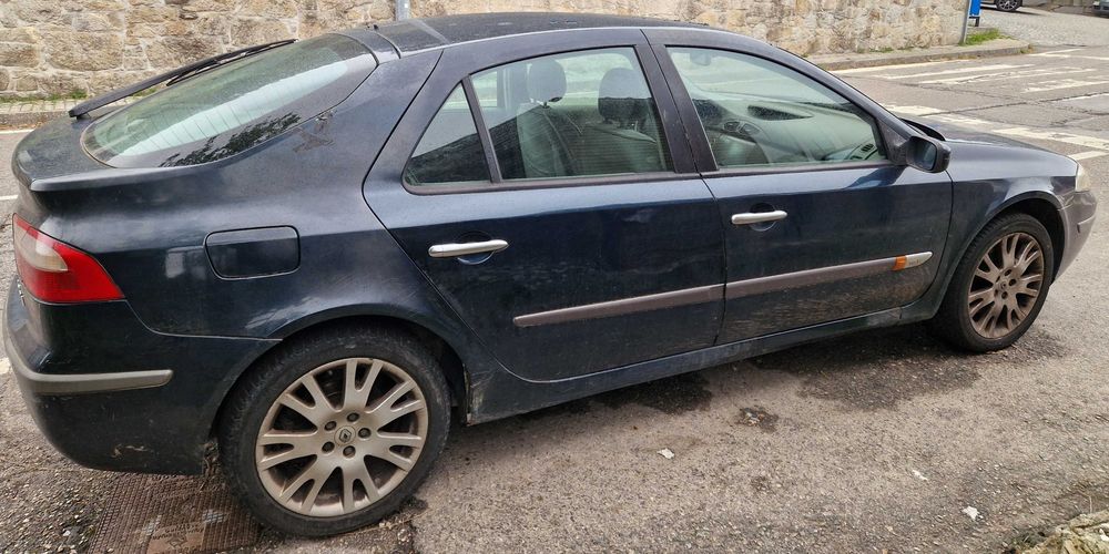 Renault Laguna gasolina 2001