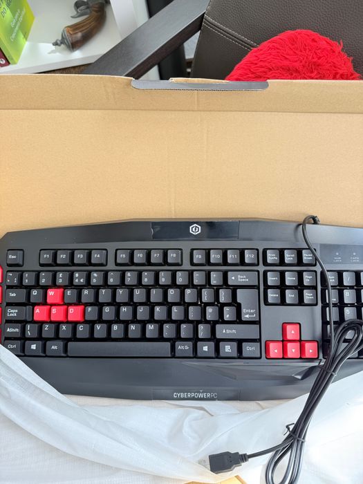 Teclado Gaming CyberPowerPC – NOVO, nunca usado