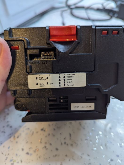 Купюроприймач для номіналів 5 10 20 50 гривень