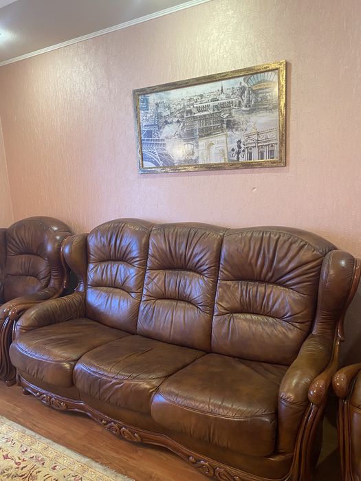 Срочно! Продам Итальянский кожаный диван + 2 кресла (комплект)