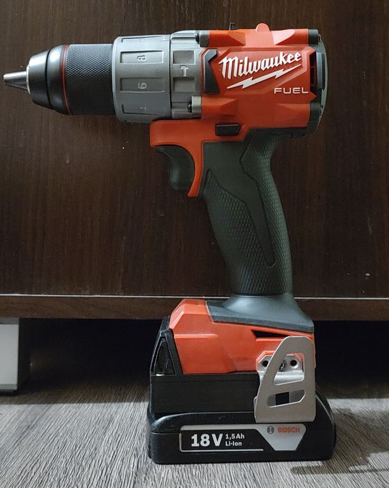 Adapter Milwaukee M18 na baterie Bosch Professional