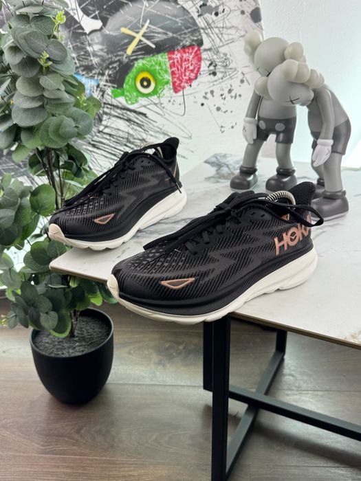 Кросівки Hoka Clifton 9 38 розмір Е14931