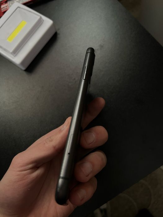 Продам Iphone 11