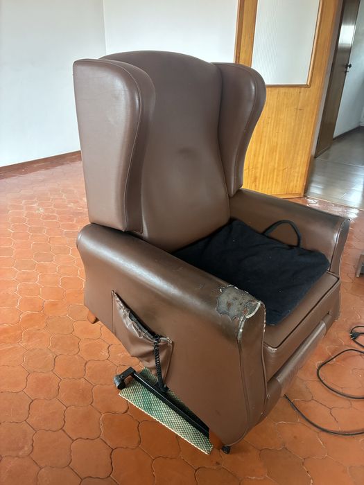 Cadeirão eletrico para pessoa com mobilidade reduzida