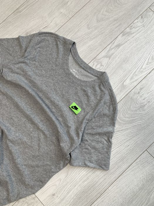 Футболка nike.