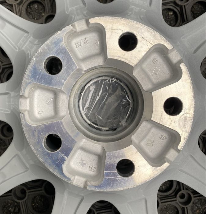 Диски Audi R21 A6 Q5 RS6 S6 Etron оригінальні 4K0601025AA