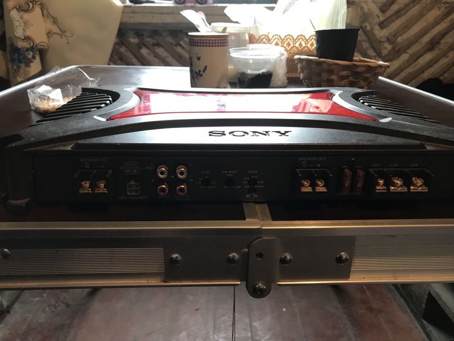 Підсилювач автомобільний. Усилитель автомобильный.