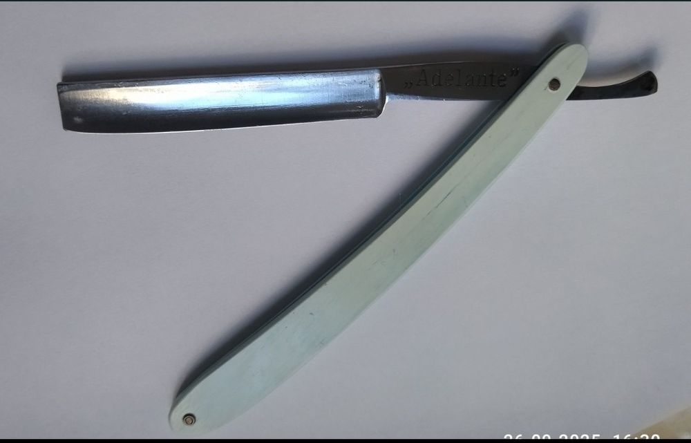 Заточена Solingen  ,,Adelante" бритва опасна