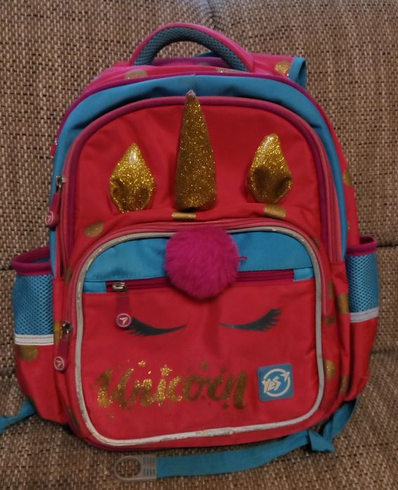Шкільний рюкзак для дівчинки