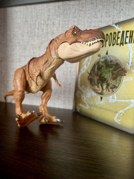 Фігурка динозавра велика  книга в подарунок