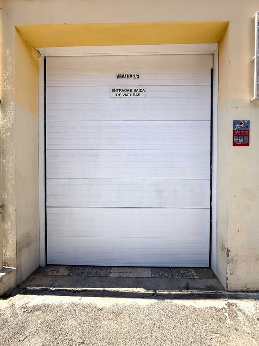 Armazém 80 m² em Odivelas | Despesas Incluídas | Cargas e Descargas