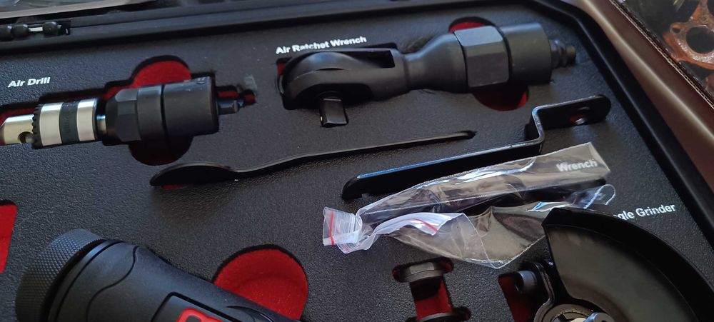 Zestaw narzędzi pneumatycznych 5 w 1 M7 NE-0405-KIT
