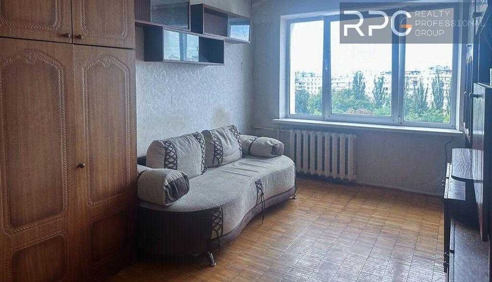 Продається 3к. квартира по вул. А.Солов'яненка,8  рк