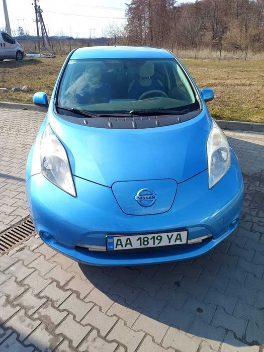 Продам Nissan leaf