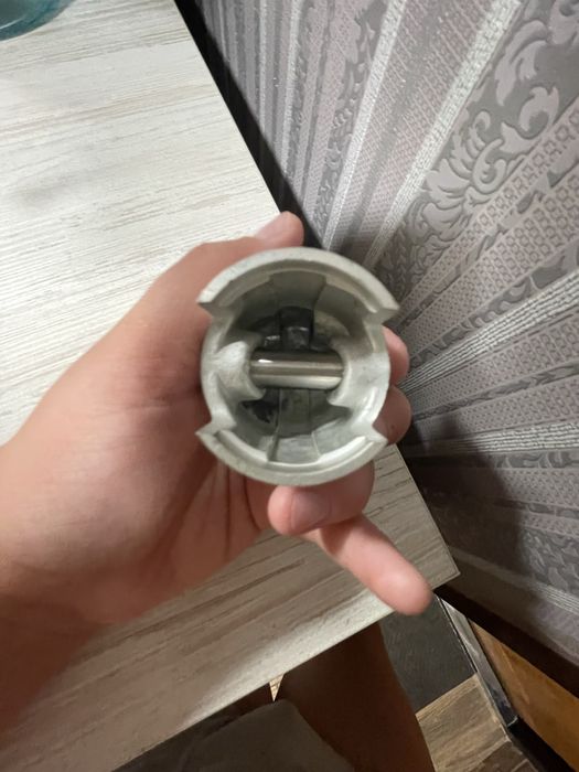 Продам поршень suzuki 0.25