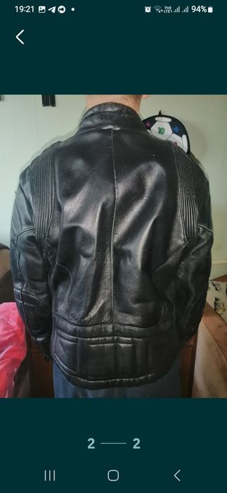 Шкіряна курточка.