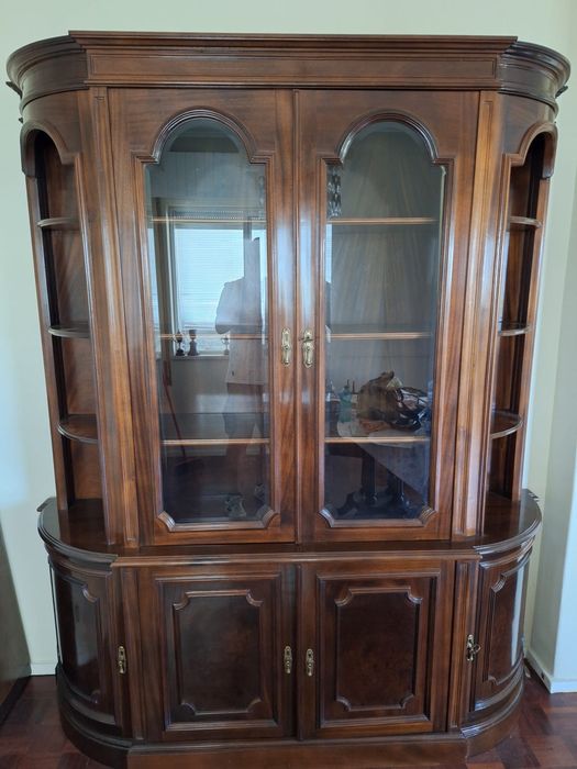 Armário/Cristaleira de Madeira