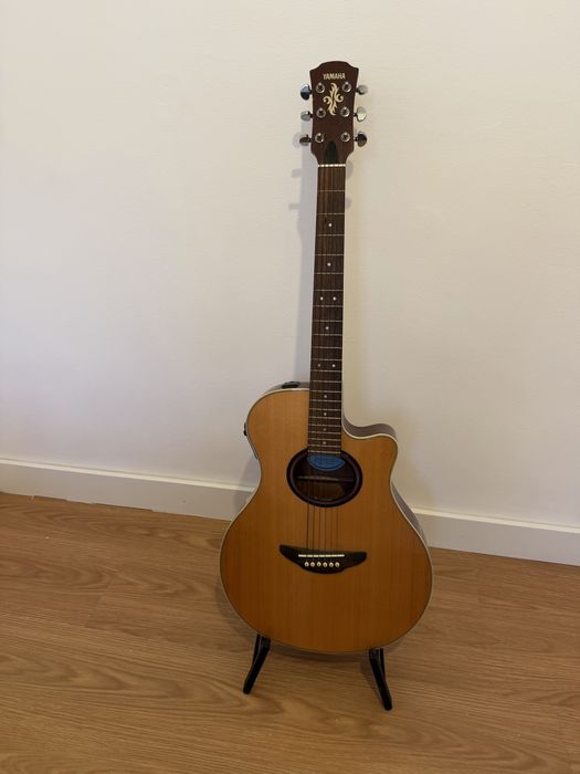 Yamaha guitar 6 string