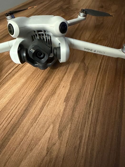 Drone DJI Mini 4 Pro - Sem arranhões para Peças