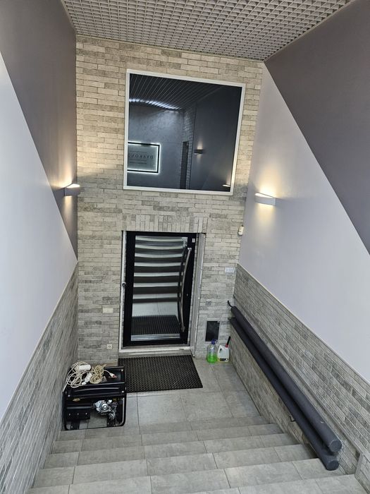 Продам офис с евроремонтом на проспекте Ивана Мазепы (около ДК Ильича)