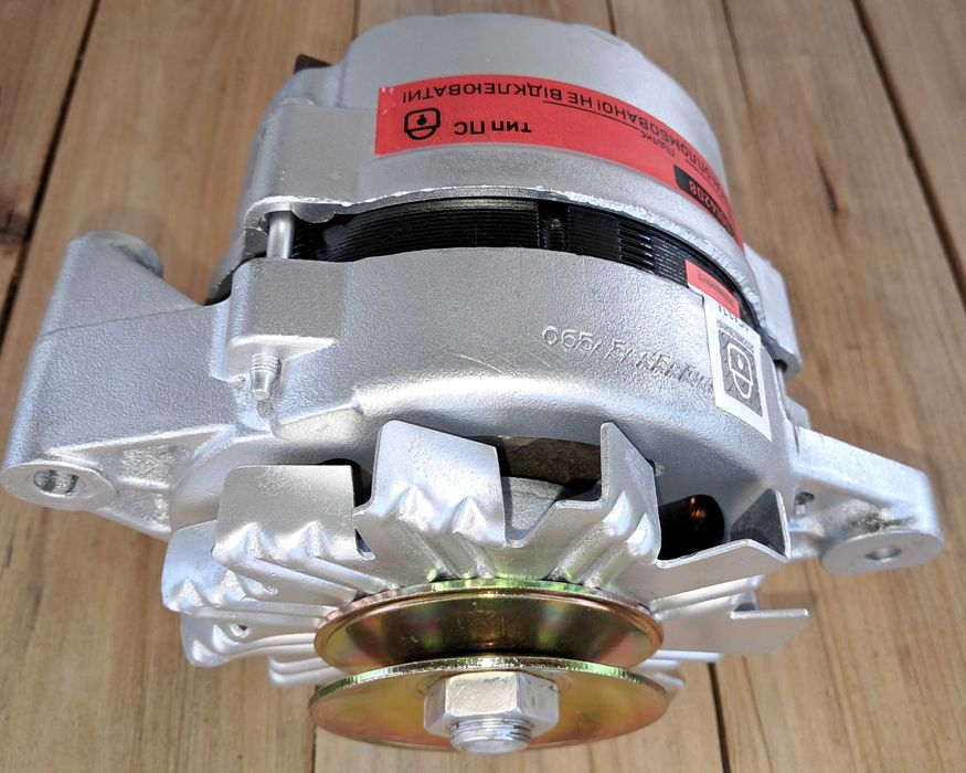 Генератор Опель НОВЕ оригінал GM Bosch  омега А  Вектра А Астра  Кадет