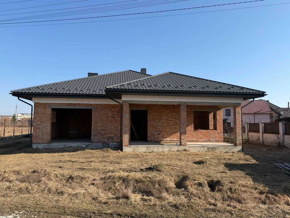 Будинок в передмісті Івано-Франківська, 14соток землі, всього в 5хв від міста