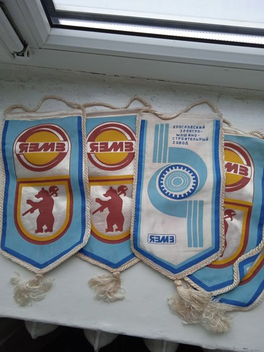 Продам вымпелы для размещения значков