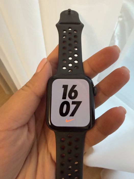 Epple Watch SE часы
