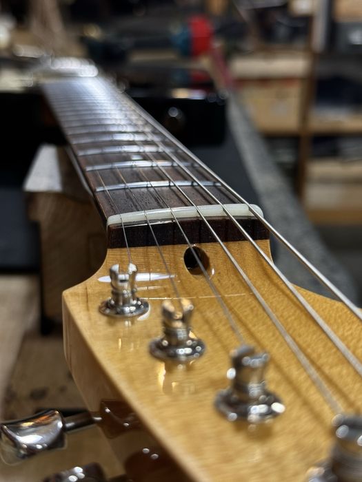 Daro Guitars MODEL P Goldfoils 2024 - Black burst nitro gloss