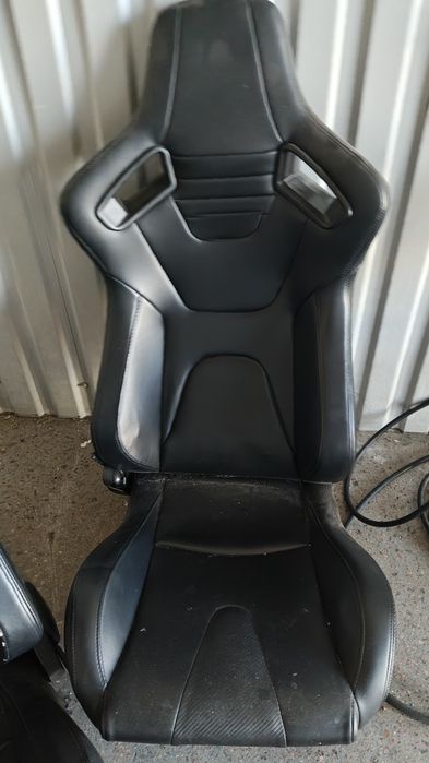Сидіння для авто