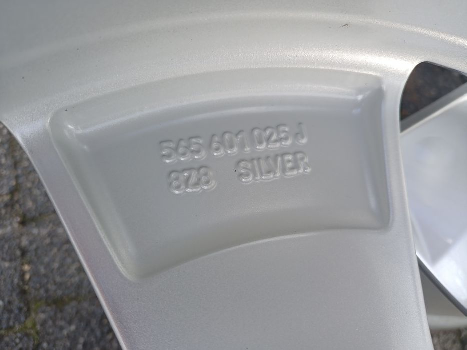 OEM 17" Skoda Superb Octavia Kodiaq Karoq Passat Tiguan Touran j. Nowe
