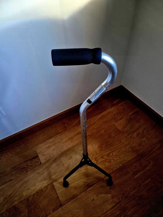 Tripé para caminhar