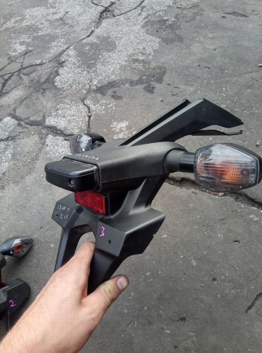 ogon tylny blotnik chlapacz honda sc 60 cb1000 cb600 f pc41 kierunek