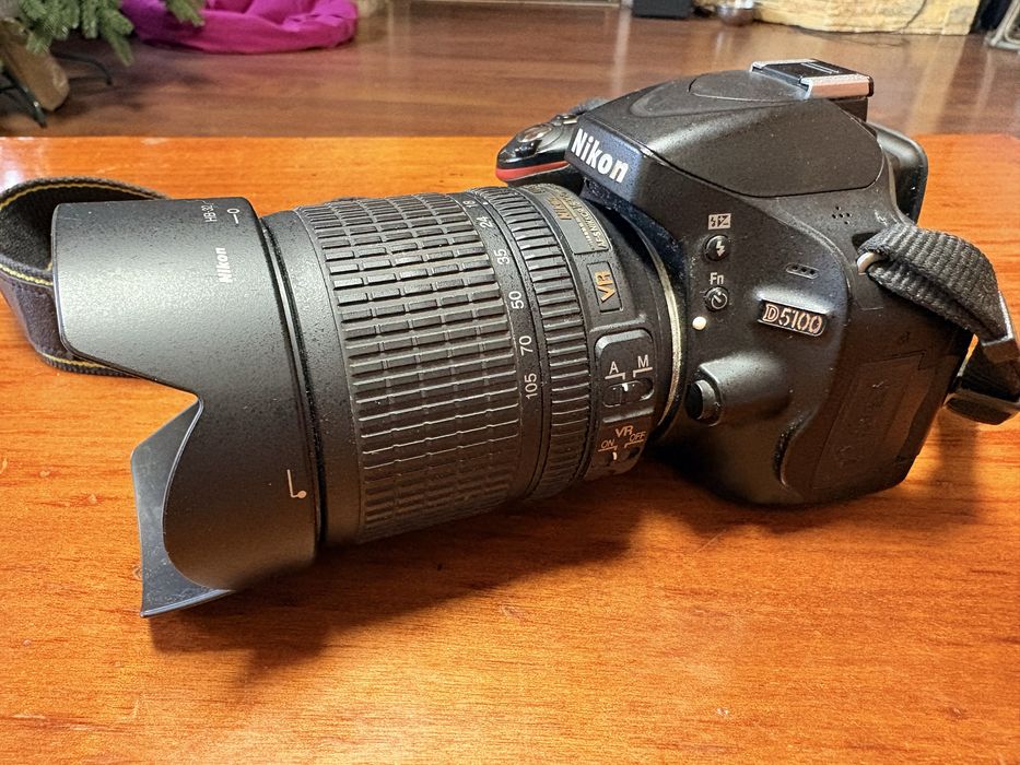 Nikon d5100 body + nikkor 18-105