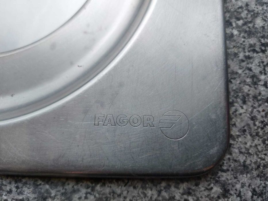 Lava-loiça inox Fagor de canto com 2 cubas + torneira extensível