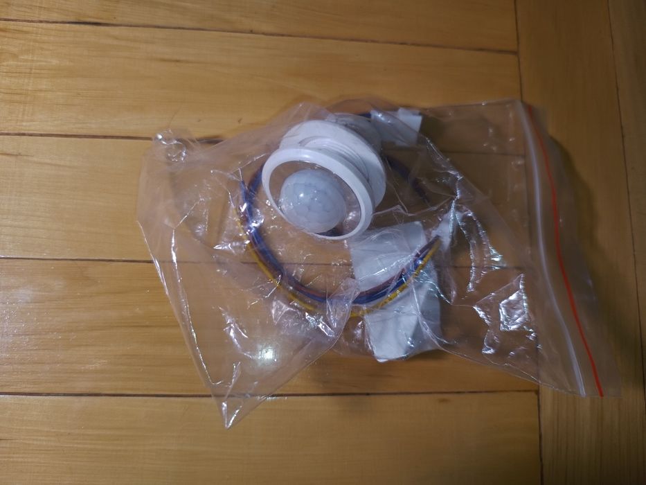 Датчик руху 110-220V