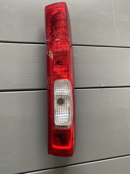 Фонар задній правий Опель Віваро, Рено Трефік