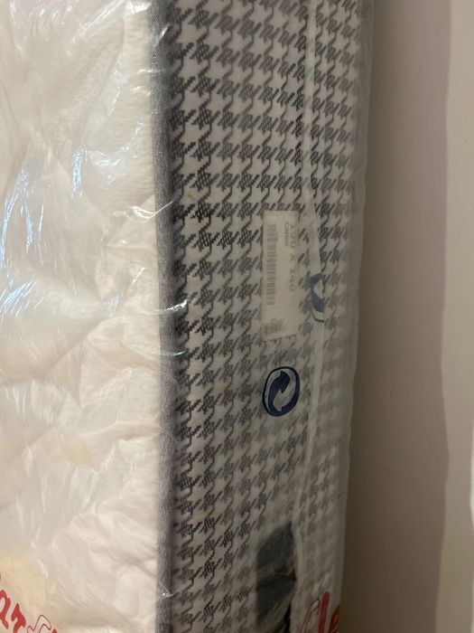 Colchão  de  casal  sem  molas, em muito bom estado