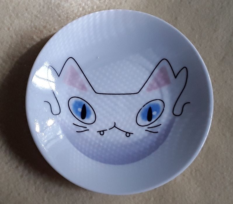 Pires ou pratos pequenos em loiça para colecção