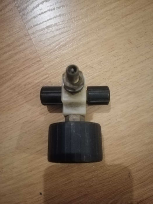 БМВ 745 регулятор давления Monroe.